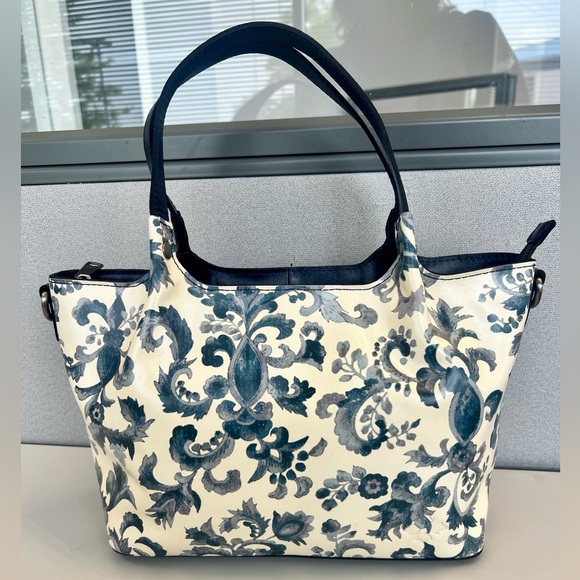 Patricia Nash Handbags - NWT Patricia Nash Argenta Leather Tote in Renaissance Revival